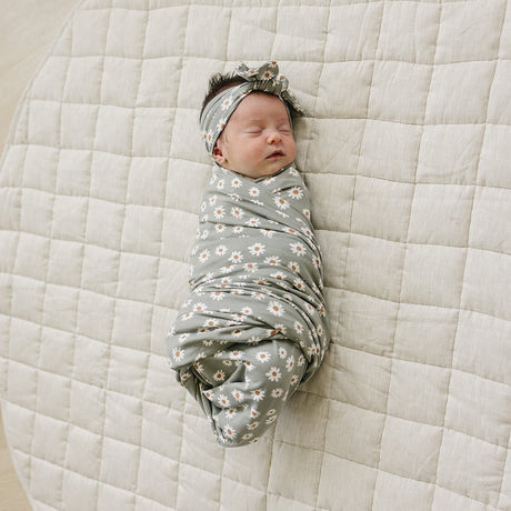Light Green Daisy Bamboo Stretch Swaddle - HoneyBug 