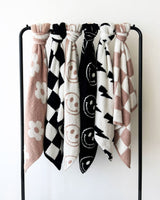 Checkered Plush Blanket | Black - HoneyBug 