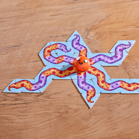 Hello Hello Kalmario! Game - HoneyBug 