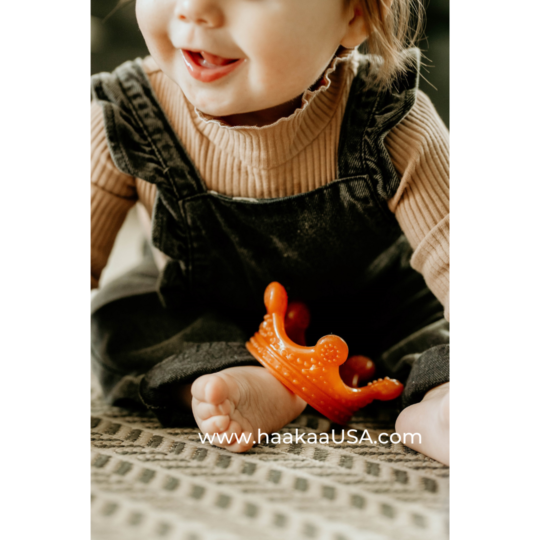 Haakaa Silicone Crown Teether - Amber - HoneyBug 