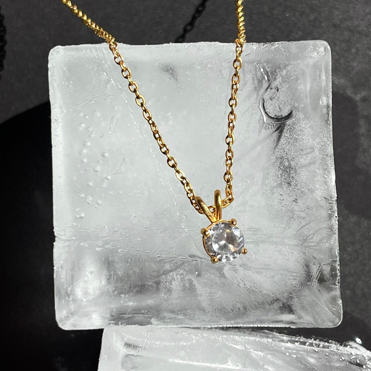 Lillian Necklace - HoneyBug 