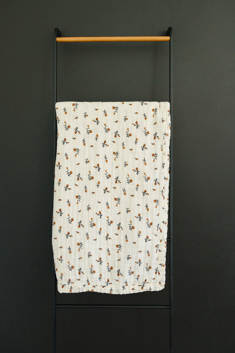 Cream Floral Muslin Quilt - HoneyBug 