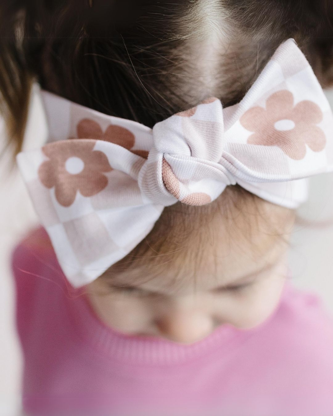 Latte Daisy Headband - HoneyBug 