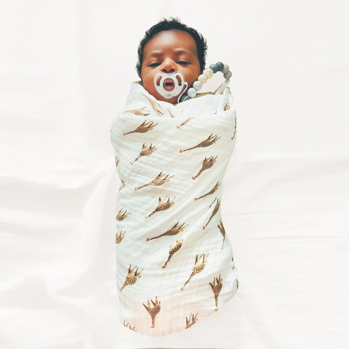 Giraffe & Zebra Swaddle Set - HoneyBug 